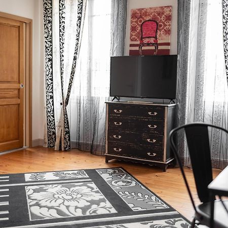 Au Nid De La Madeleine Bed & Breakfast Gaillac Exterior photo